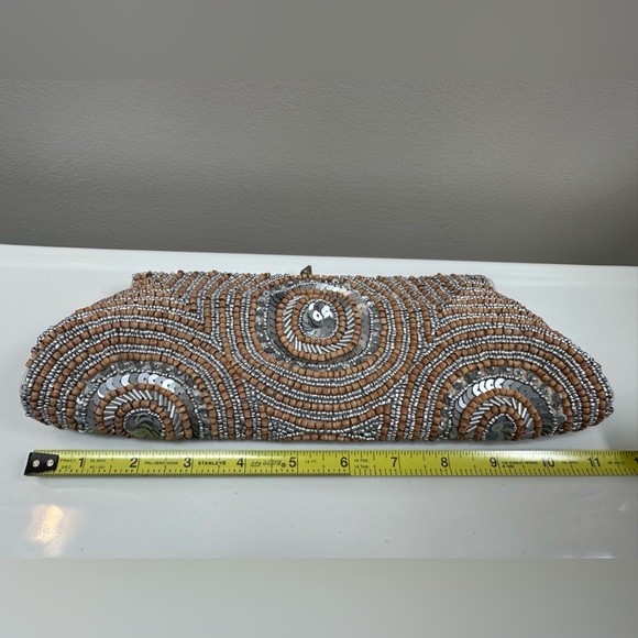 Beautiful WHITE HOUSE BLACK MARKET clutch with silver and neutral beading detail - Picture 3 of 6